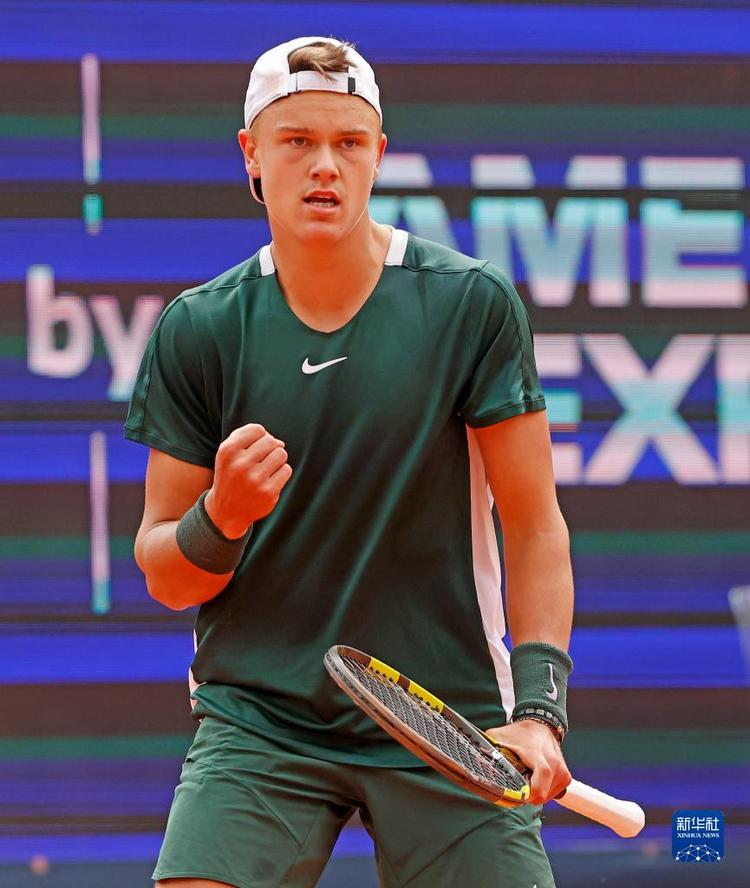 季在阵容深 季在阵容深