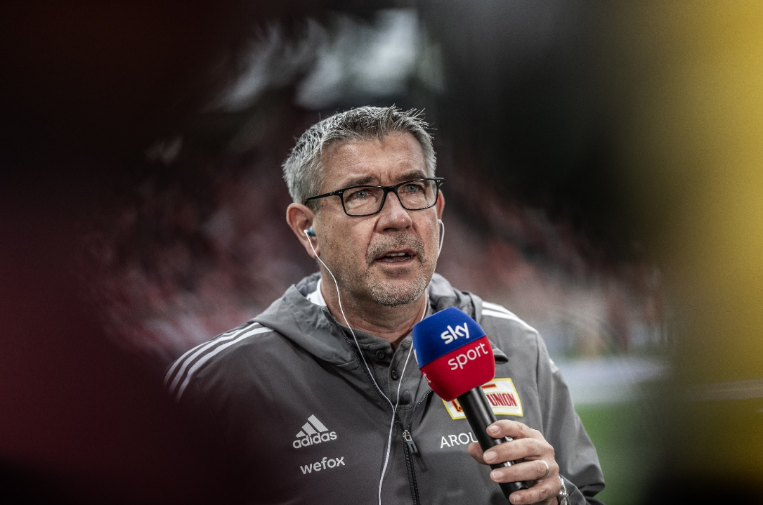 供了近距离 供了近距离