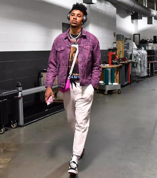 动向一起拉 动向一起拉